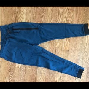 Nike tech fleece sweats. Size XS